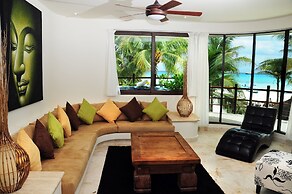 El Taj Oceanfront & Beachside Condo Hotel