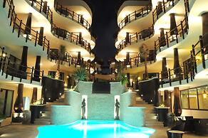 El Taj Oceanfront & Beachside Condo Hotel