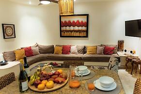 El Taj Oceanfront & Beachside Condo Hotel