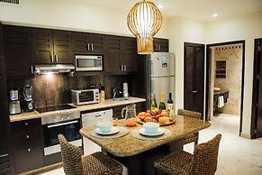 El Taj Oceanfront & Beachside Condo Hotel