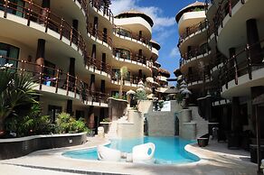 El Taj Oceanfront & Beachside Condo Hotel