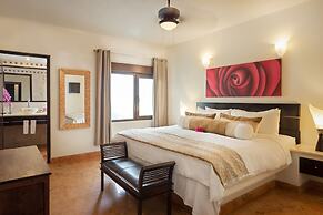 El Taj Oceanfront & Beachside Condo Hotel