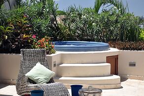 El Taj Oceanfront & Beachside Condo Hotel