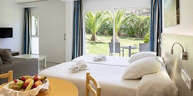 Puerto Azul Suite Hotel