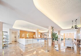 Puerto Azul Suite Hotel