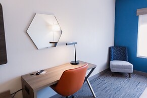 Holiday Inn Express & Suites Guthrie North Edmond by IHG