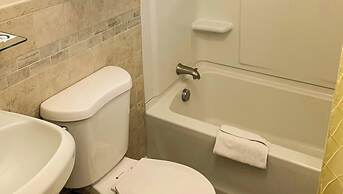 Hampton Motor Inn