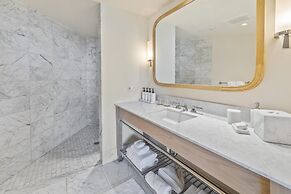 Ka Laʻi Waikiki Beach, LXR Hotels & Resorts