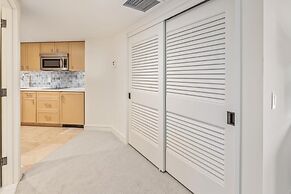 Ka Laʻi Waikiki Beach, LXR Hotels & Resorts