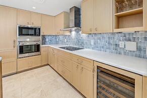 Ka Laʻi Waikiki Beach, LXR Hotels & Resorts