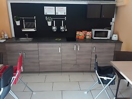 Color Metropolitan Family Hotel