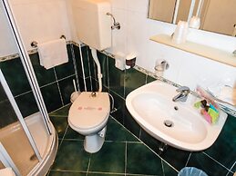 Color Metropolitan Family Hotel