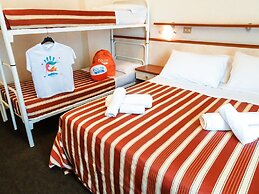 Color Metropolitan Family Hotel