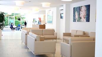 Color Metropolitan Family Hotel