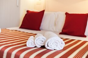 Color Metropolitan Family Hotel