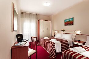 Color Metropolitan Family Hotel