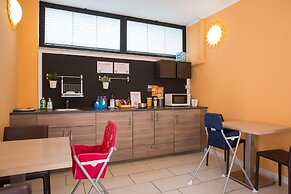 Color Metropolitan Family Hotel