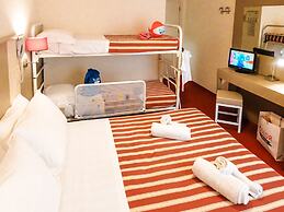 Color Metropolitan Family Hotel