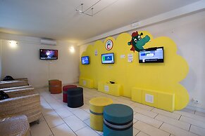 Color Metropolitan Family Hotel