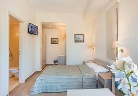 Frideriki Studios & Apartments