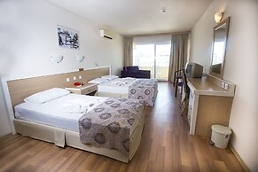 Tuntas Beach Hotel Altinkum