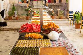 Tuntas Beach Hotel Altinkum