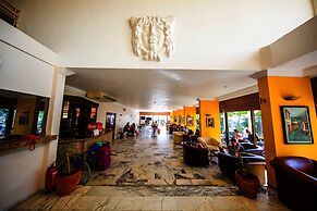 Tuntas Beach Hotel Altinkum