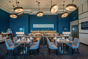 INTERNATIONAL Hotel Casino & Tower Suites