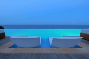 INTERNATIONAL Hotel Casino & Tower Suites