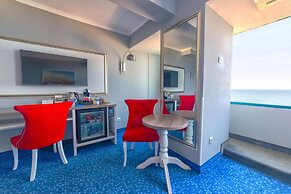 INTERNATIONAL Hotel Casino & Tower Suites