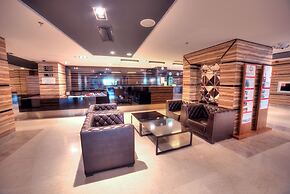 INTERNATIONAL Hotel Casino & Tower Suites