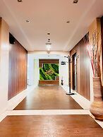 INTERNATIONAL Hotel Casino & Tower Suites