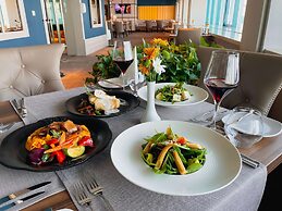 INTERNATIONAL Hotel Casino & Tower Suites