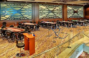 INTERNATIONAL Hotel Casino & Tower Suites