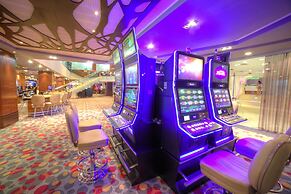 INTERNATIONAL Hotel Casino & Tower Suites