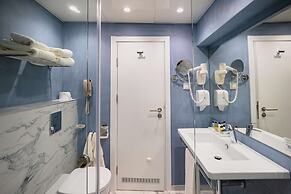 INTERNATIONAL Hotel Casino & Tower Suites