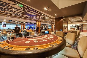 INTERNATIONAL Hotel Casino & Tower Suites