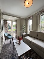 Waterloo Townhouse & Suites