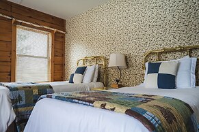 Point au Roche Lodge