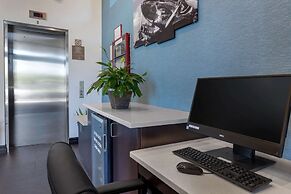 Avion Inn Near LGA Airport, Ascend Hotel Collection