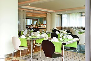 Pestana Promenade Ocean Resort Hotel