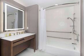 DoubleTree by Hilton Raleigh - Cary