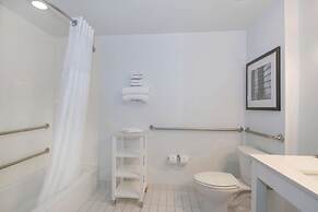 DoubleTree by Hilton Raleigh - Cary