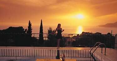 Bella Vista Suit Hotel