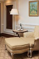 Nobil Luxury Boutique Hotel