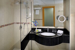 Al Safir Hotel & Tower