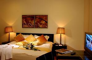 Al Safir Hotel & Tower