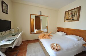 Casablanca Suites & SPA