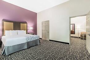 La Quinta Inn & Suites by Wyndham Hillsboro