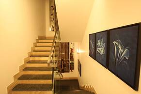 Emblem Hotel, New Friends Colony